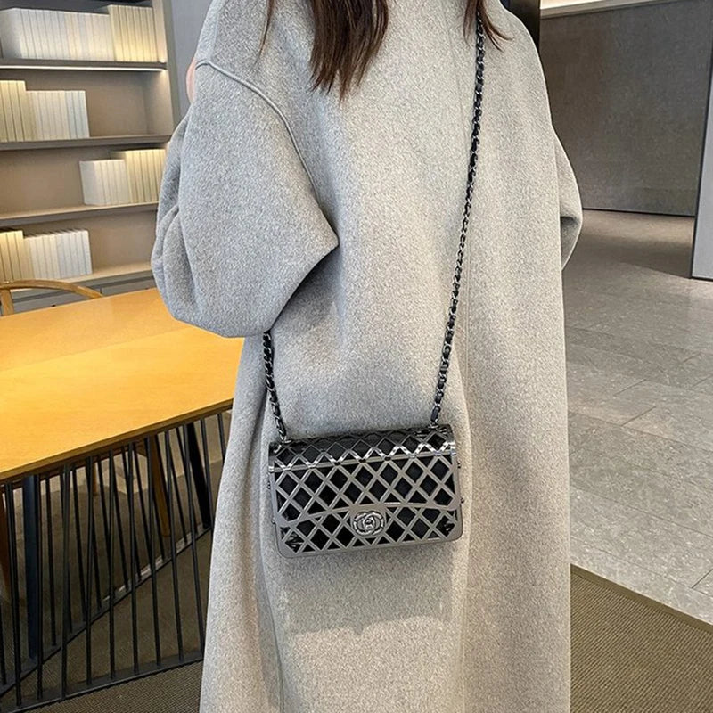 The new style metal small square bag lady hollow personality evening messenger bag all-in-one chain bag